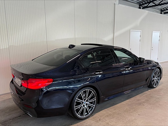 BMW 540i 3 of 5
