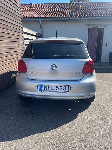 Volkswagen Polo 2 of 5