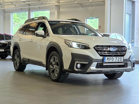 Subaru Outback 2 of 5