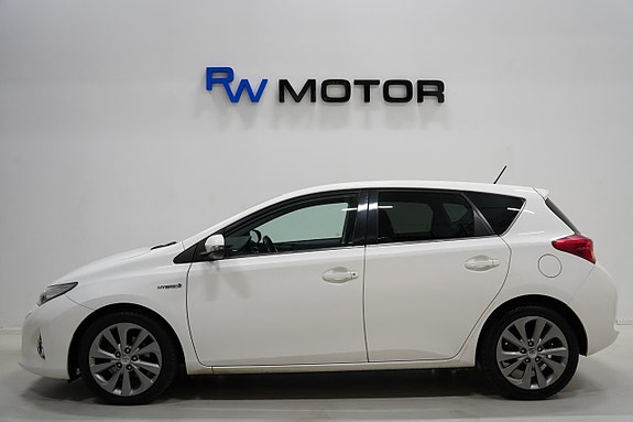 Toyota Auris 3 of 5