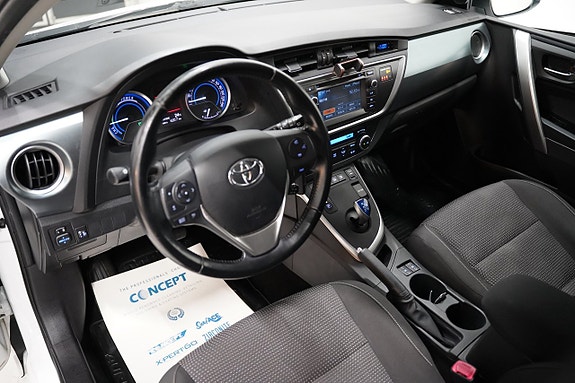 Toyota Auris 5 of 5