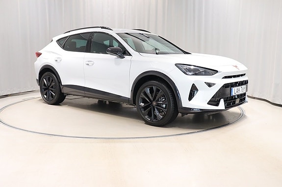 Cupra Formentor e-HYBRID 3 of 5