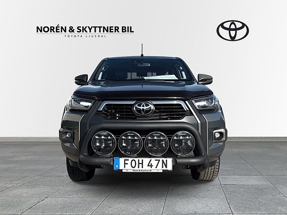 Toyota HiLux 3 of 8