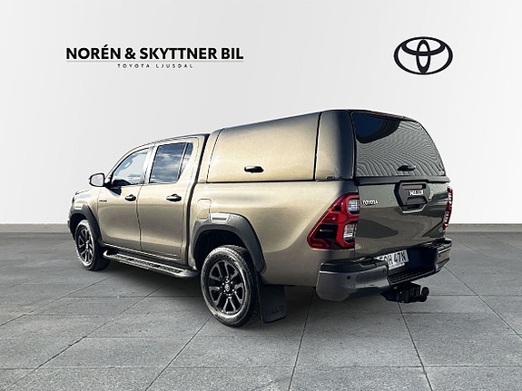 Toyota HiLux 4 of 8