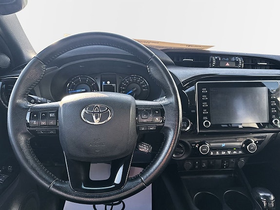Toyota HiLux 6 of 10