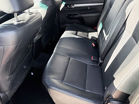 Toyota HiLux 6 of 8