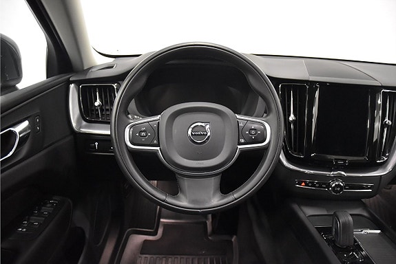 Volvo XC60 2 of 5