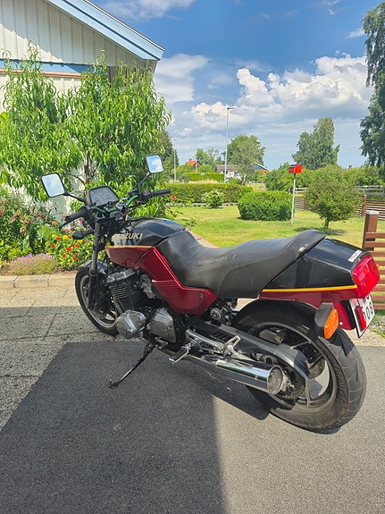 Suzuki Gsx750es 2 of 4