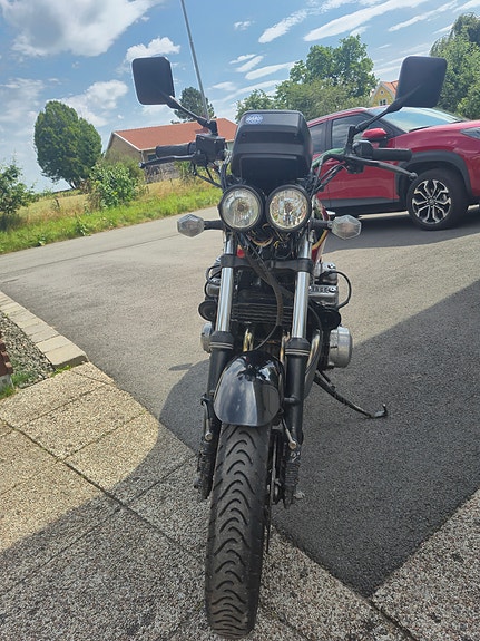 Suzuki Gsx750es 3 of 4