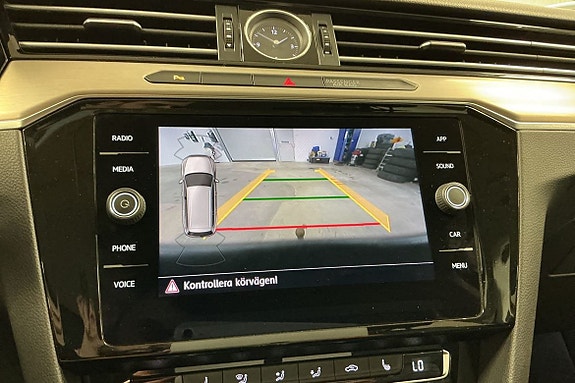 Volkswagen Passat 22 of 29