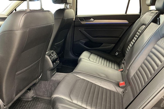 Volkswagen Passat 11 of 29