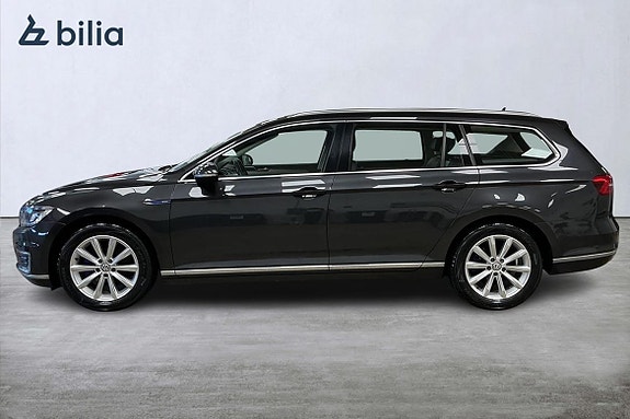 Volkswagen Passat 3 of 29