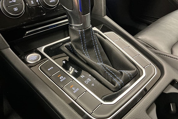 Volkswagen Passat 14 of 29