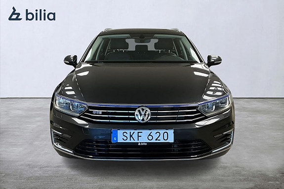 Volkswagen Passat 7 of 29
