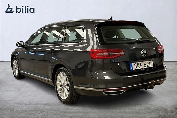 Volkswagen Passat 6 of 29