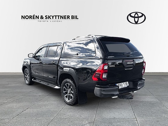 Toyota HiLux 3 of 11