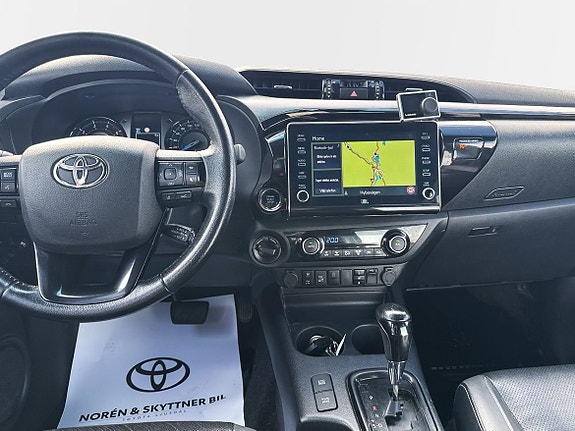 Toyota HiLux 9 of 11