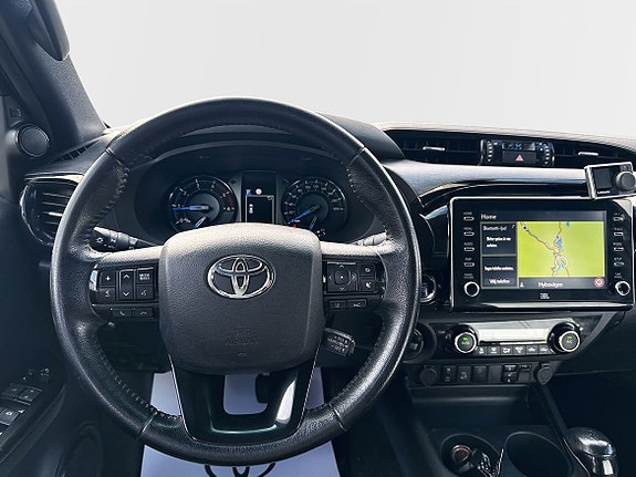 Toyota HiLux 10 of 11