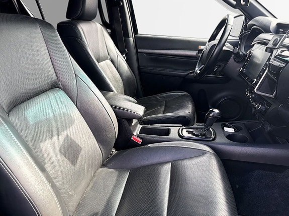 Toyota HiLux 7 of 11