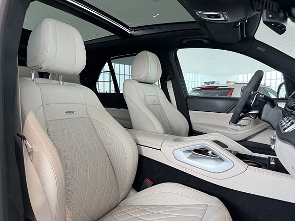 Mercedes-Benz GLE53 19 of 26