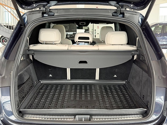 Mercedes-Benz GLE53 12 of 26