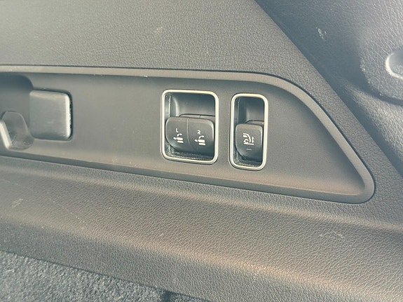Mercedes-Benz GLE53 14 of 26