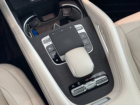 Mercedes-Benz GLE53 18 of 26
