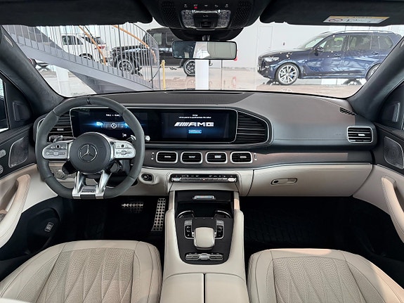 Mercedes-Benz GLE53 16 of 26
