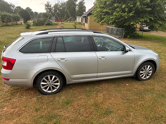 Skoda Octavia 3 of 5