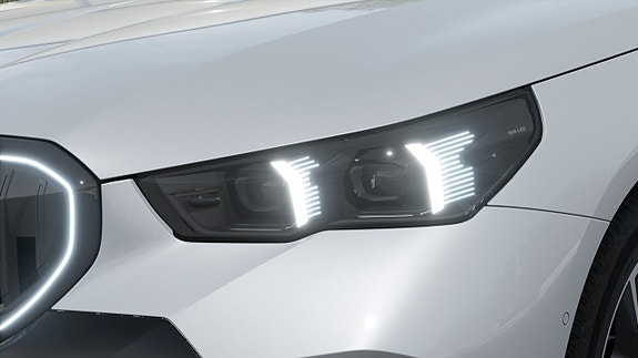 BMW i5 6 of 13
