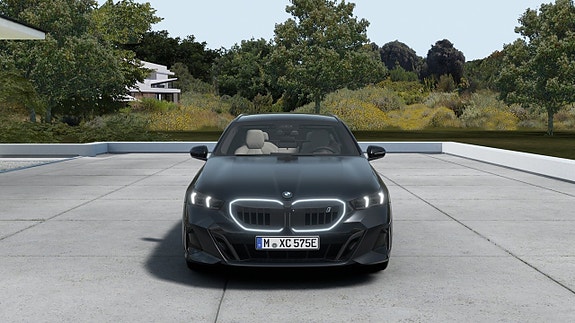 BMW i5 3 of 13