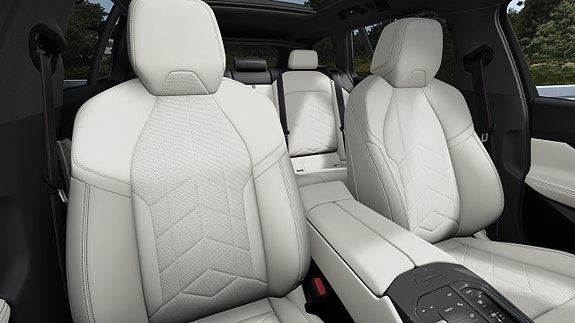 BMW i5 10 of 13