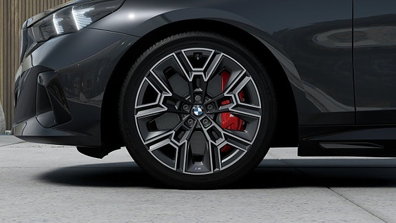 BMW i5 7 of 13