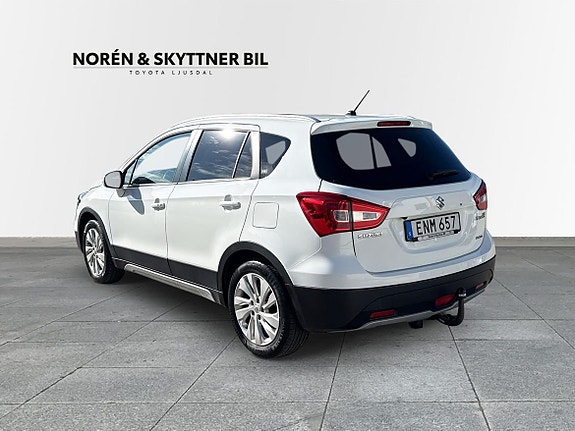 Suzuki SX4 2 of 10