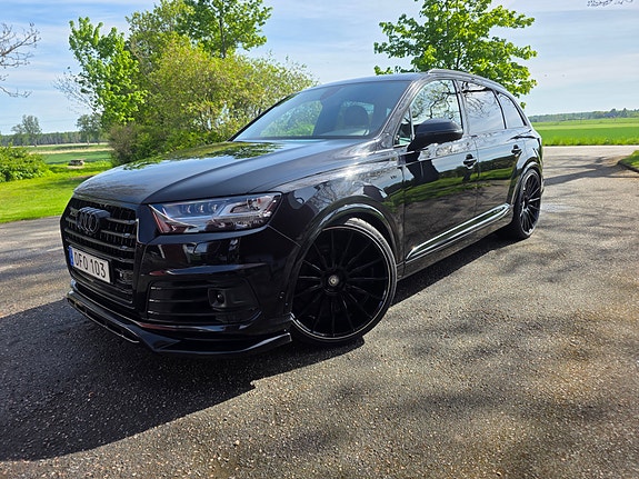 Audi SQ7 3 of 5