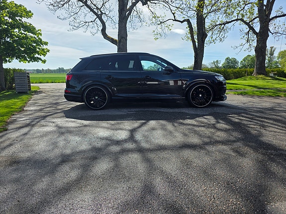 Audi SQ7 4 of 5