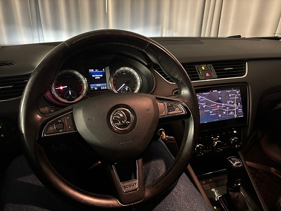 Skoda Octavia Scout 14 of 19