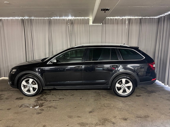 Skoda Octavia Scout 3 of 5