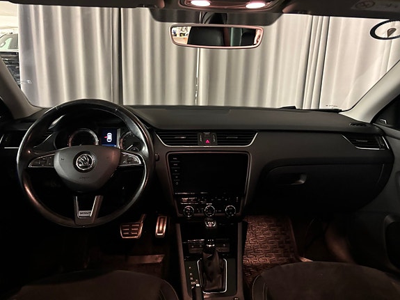 Skoda Octavia Scout 9 of 19
