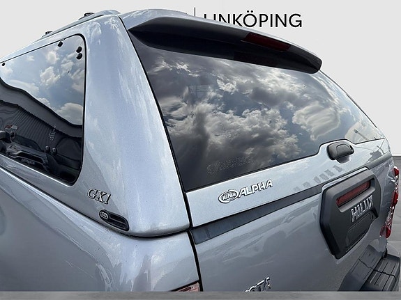 Toyota HiLux 11 of 13