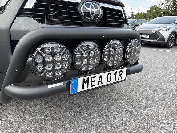Toyota HiLux 13 of 13