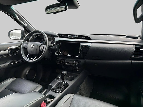 Toyota HiLux 6 of 13