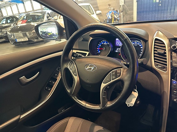 Hyundai i30 13 of 23