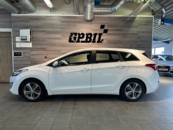 Hyundai i30 2 of 23