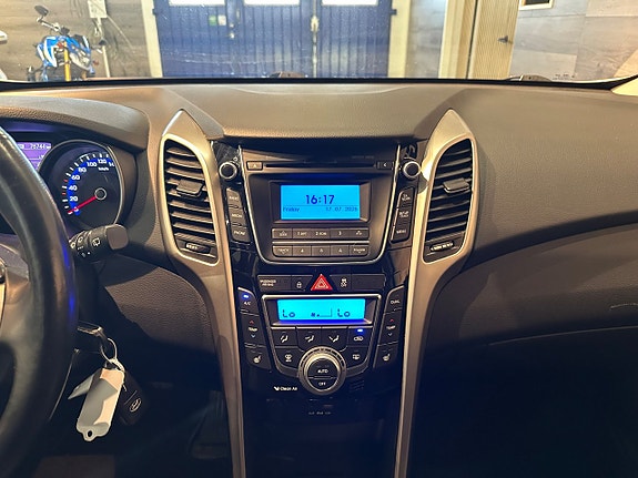 Hyundai i30 14 of 23