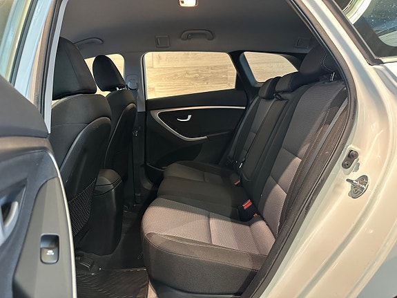 Hyundai i30 10 of 23