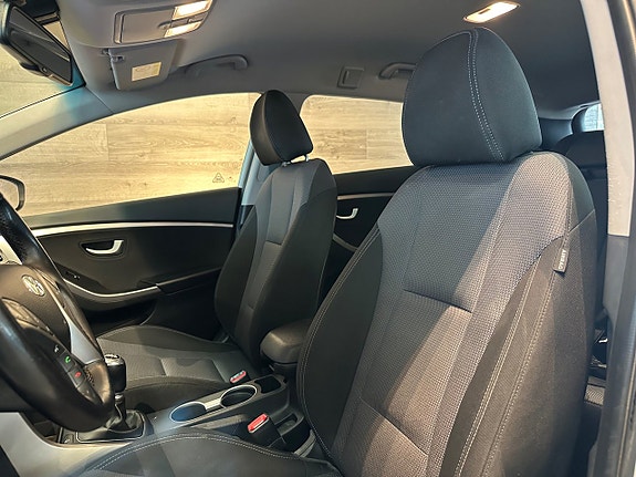 Hyundai i30 8 of 23