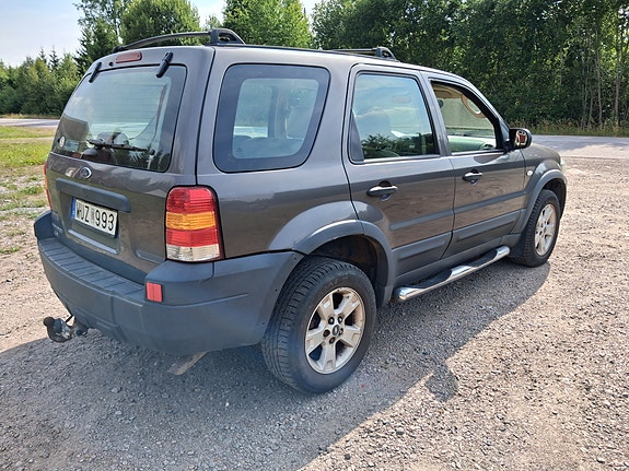 Ford Maverick 3 of 5