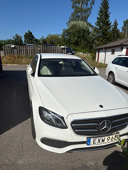 Mercedes-Benz 200 E 4 of 5