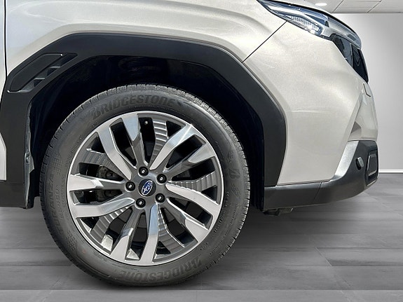 Subaru Forester 6 of 12